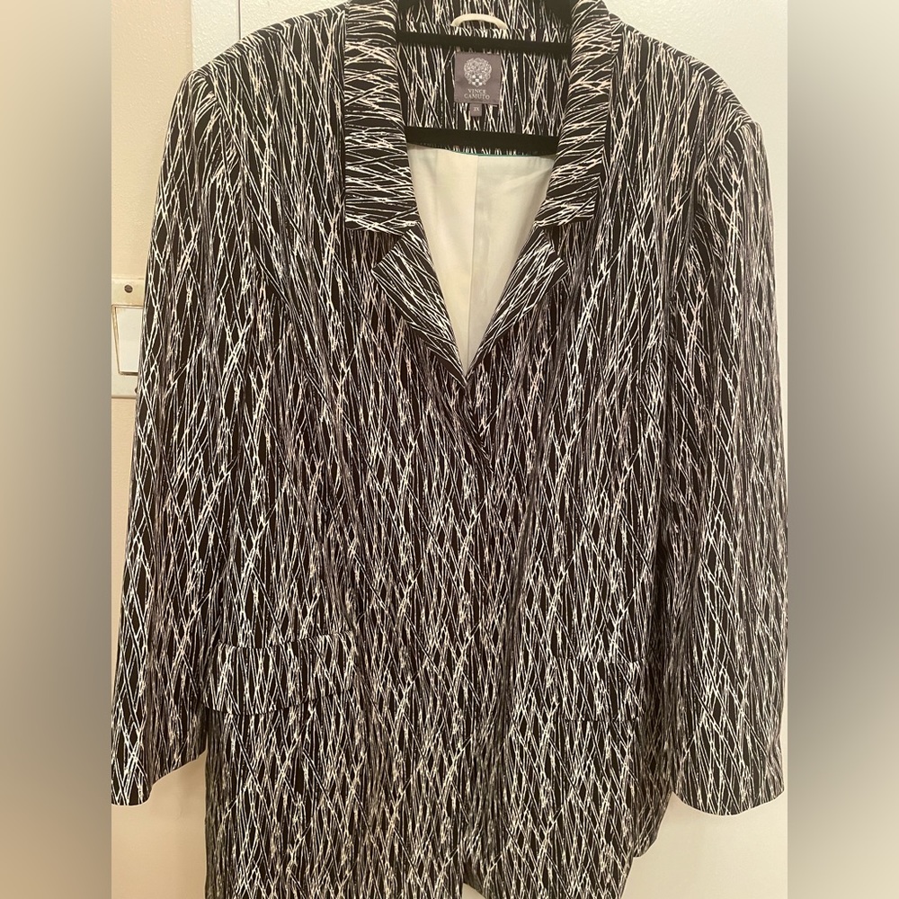 Vince Camuto double-breasted black & white duster-style long-sleeved jacket.